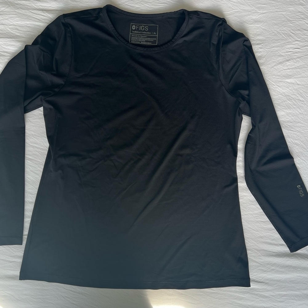 Figs Women's Technical collection Black Long-Sleeve Performance Top XL
